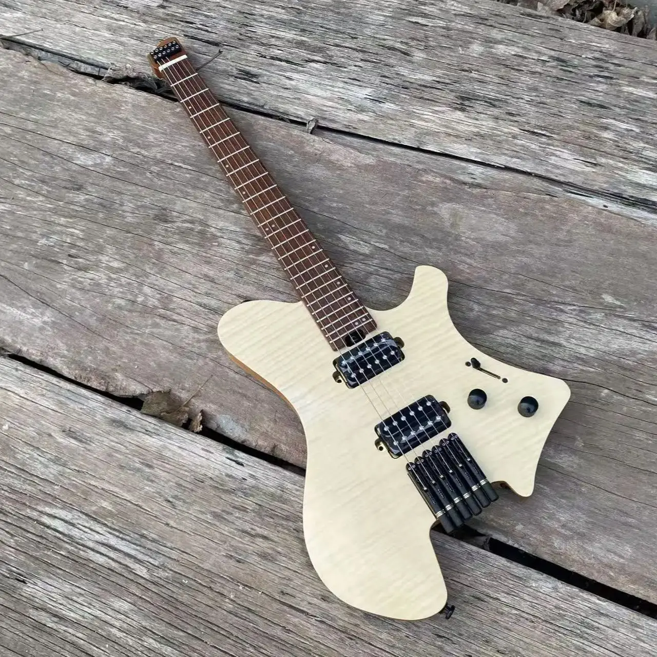 

В наличии Acepro Модернизированная электрогитара без головы Корпус из ясеня Верх из натурального пламенного клена, жареный клен, лады из нержавеющей стали