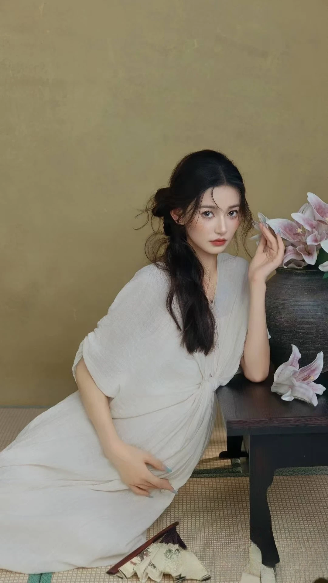 Femmes maternité Photoshoot français blanc élégant col en v épaules dénudées robe pour grossesse Studio Photoshoot vêtements Fotografia