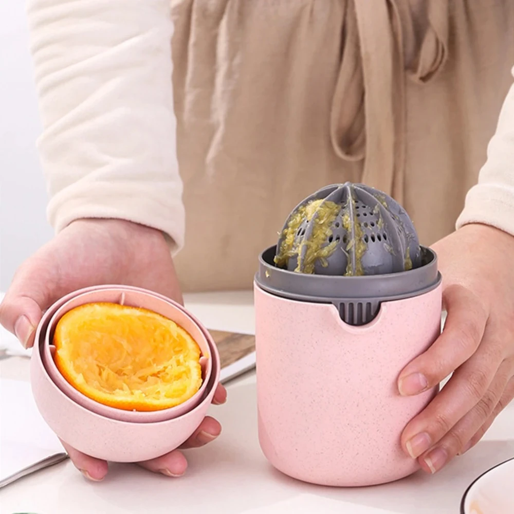 Mini Manual Citrus Juicer, DIY Fruit Juice Cup with Rotary Press, Non-Slip Reamer for Lemon, Lime & Orange, Portable Kitchen Too
