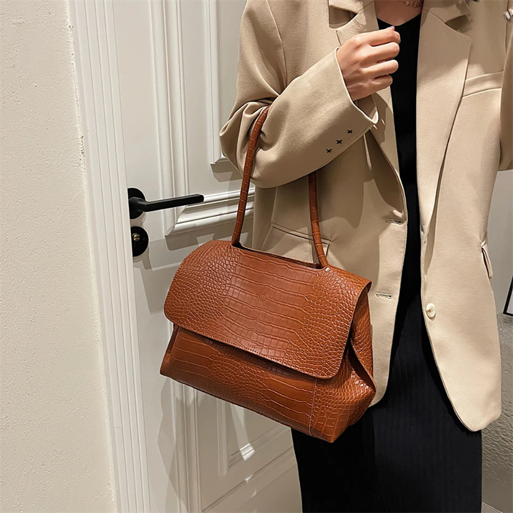 Luxury Designer Women Handbags 2023 New Ladies Commuter Underarm Crossbody Bags Fashion High Quality Totes Shouolder Bag