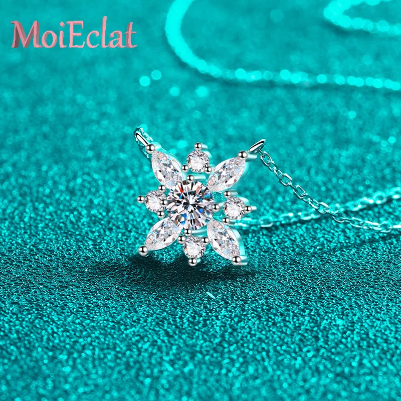 

0.5ct Moissanite Snowflake Pendant Necklace for Women Jewelry, Platinum PT950 Clavicle Chain Trendy Bar Sunburst Diamond Pendant