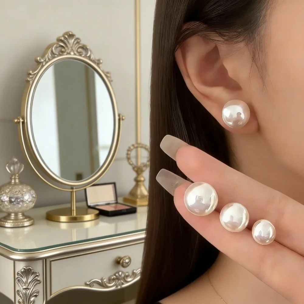 3 Pairs/6 Pairs of Exquisite White Flat Round Imitation Pearl Earrings, French Retro Light Luxury Earrings, White Elegant and Simple Earrings, Suitable for Wedding Celebrations, Daily Commuting, Birthday Parties, and Valentine's Day Dates
