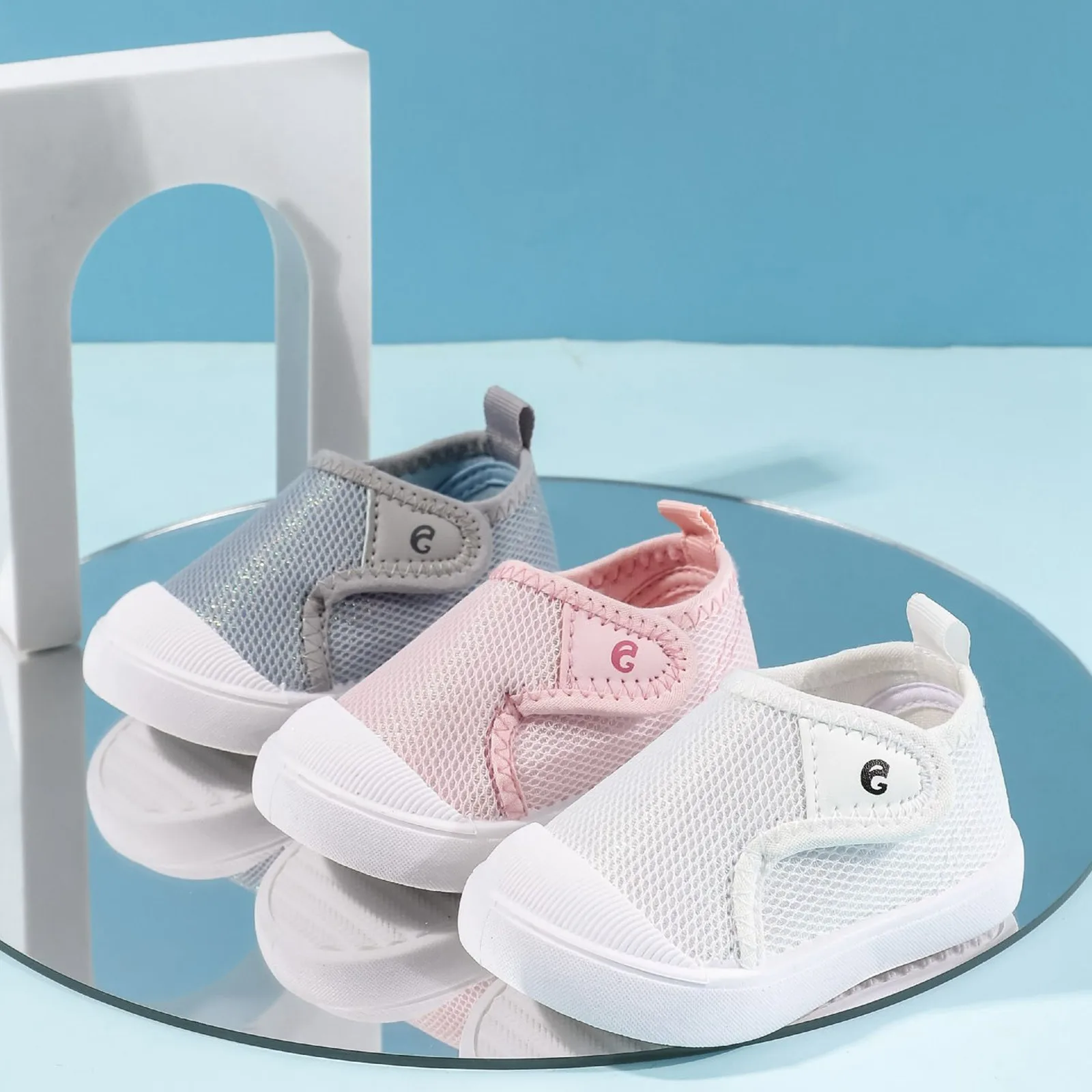 Zapatos para caminar para bebés, zapatos para caminar para bebés, zapatos para niñas y niños, zapatos informales de malla transpirables antideslizantes de fondo suave, zapatos de interior para niños