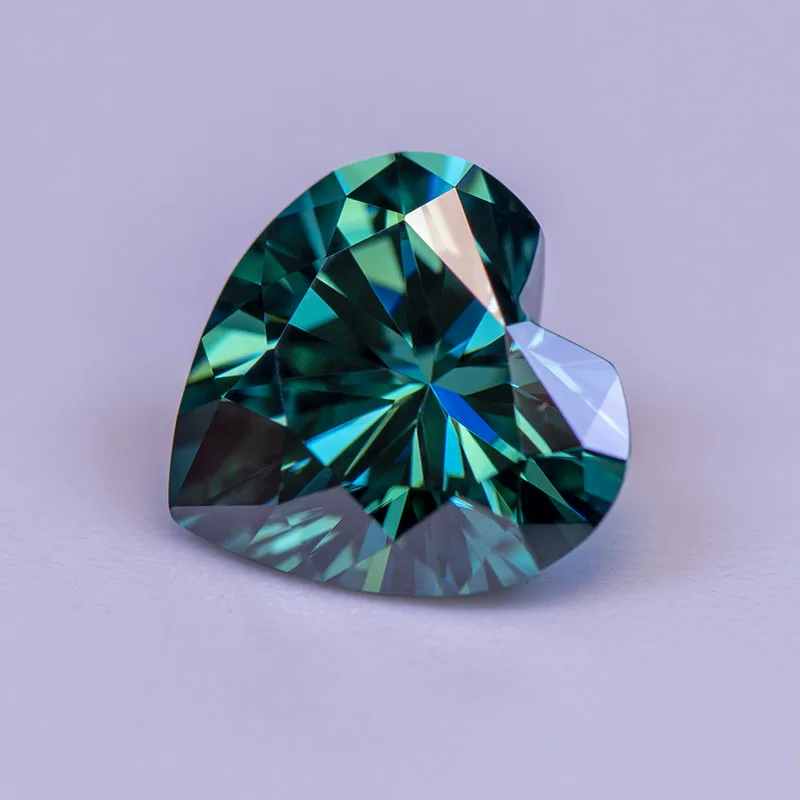 Pietra Moissanite Colore naturale Verde smeraldo Pietra preziosa taglio cuore Lab Grown Diamond per ciondoli Gioielli da donna con certificato GRA