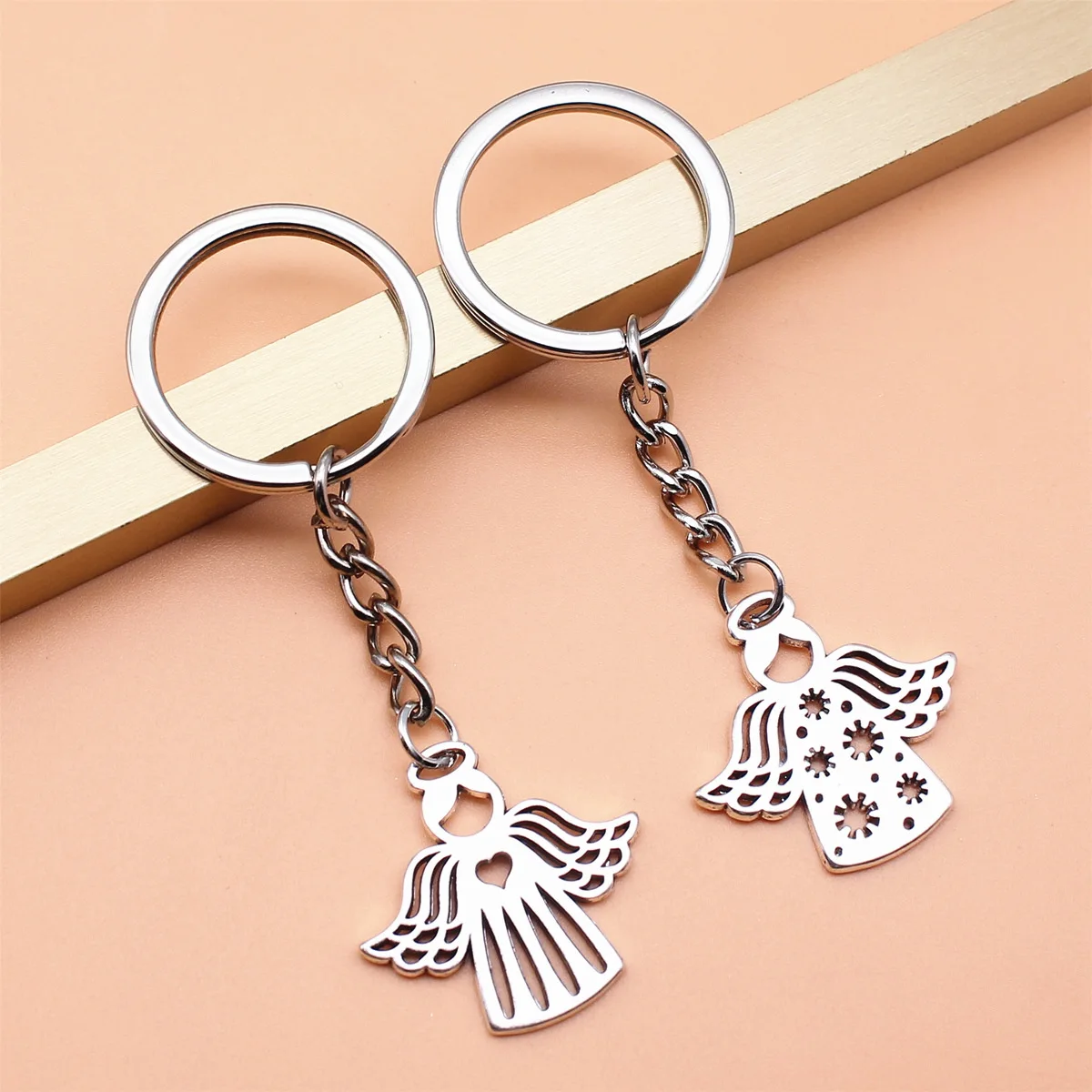 2 / set Love Angel Flower Angel Pendant key chain pendant set Guardian Angel key chain