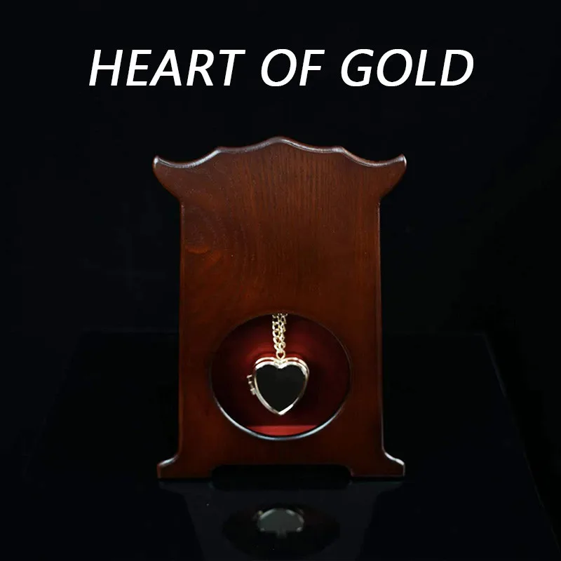 

Heart of Gold (Collector's Edition) Close Up Magic Tricks Coin Jumps To A Heart Shaped Locket Switching Mechanism Magic Props