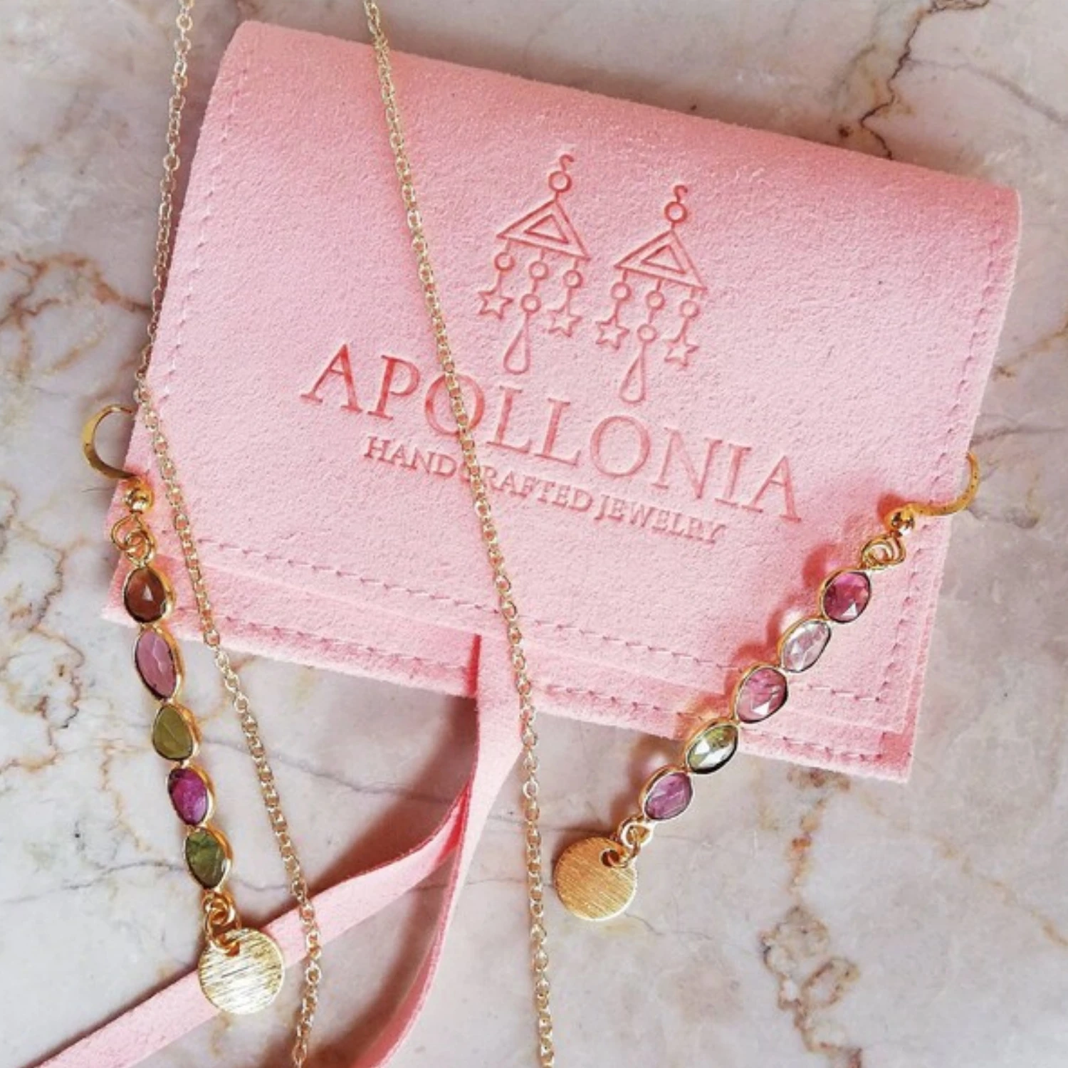 

Персонализированная фиолетовая шкатулка для драгоценностей из 20 шт. с мешочком из микрофибры: набор упаковки с логотипом