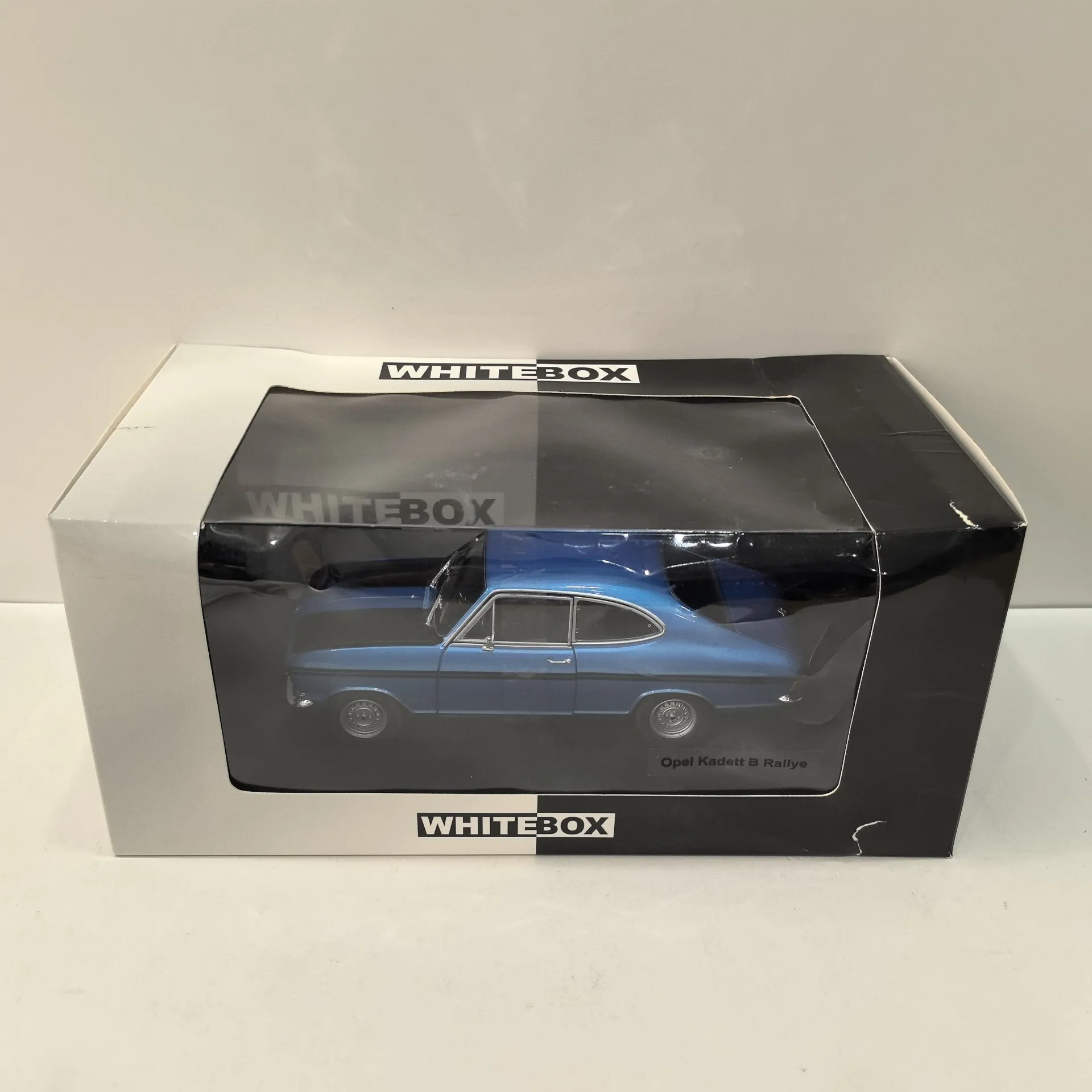 

Diecast WHITEBOX 1:24 Scale OPEL KADETT B Opel Alloy Car Model Collectible Toy Gift Souvenir Display Ornament