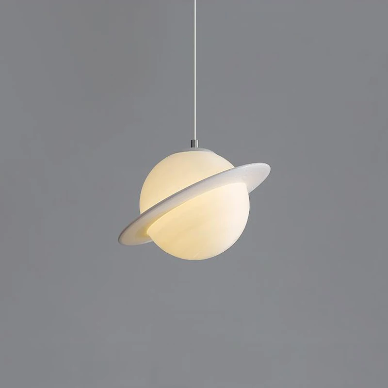 Plafonnier suspendu au design romantique de la planète saturne, design créatif, idéal pour un balcon, une chambre d'enfant, une salle à manger ou un bureau