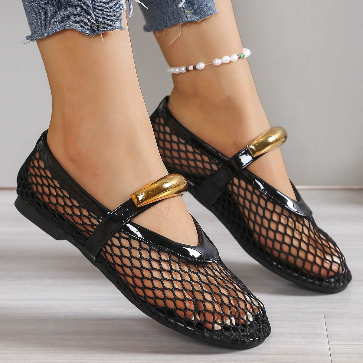 

2025 Summer New Women's Fashion Metal Decor Belt Flat Soft Soled Shoes Ladies Mesh Breathable Casual Round Toe Flats Women Shoes
