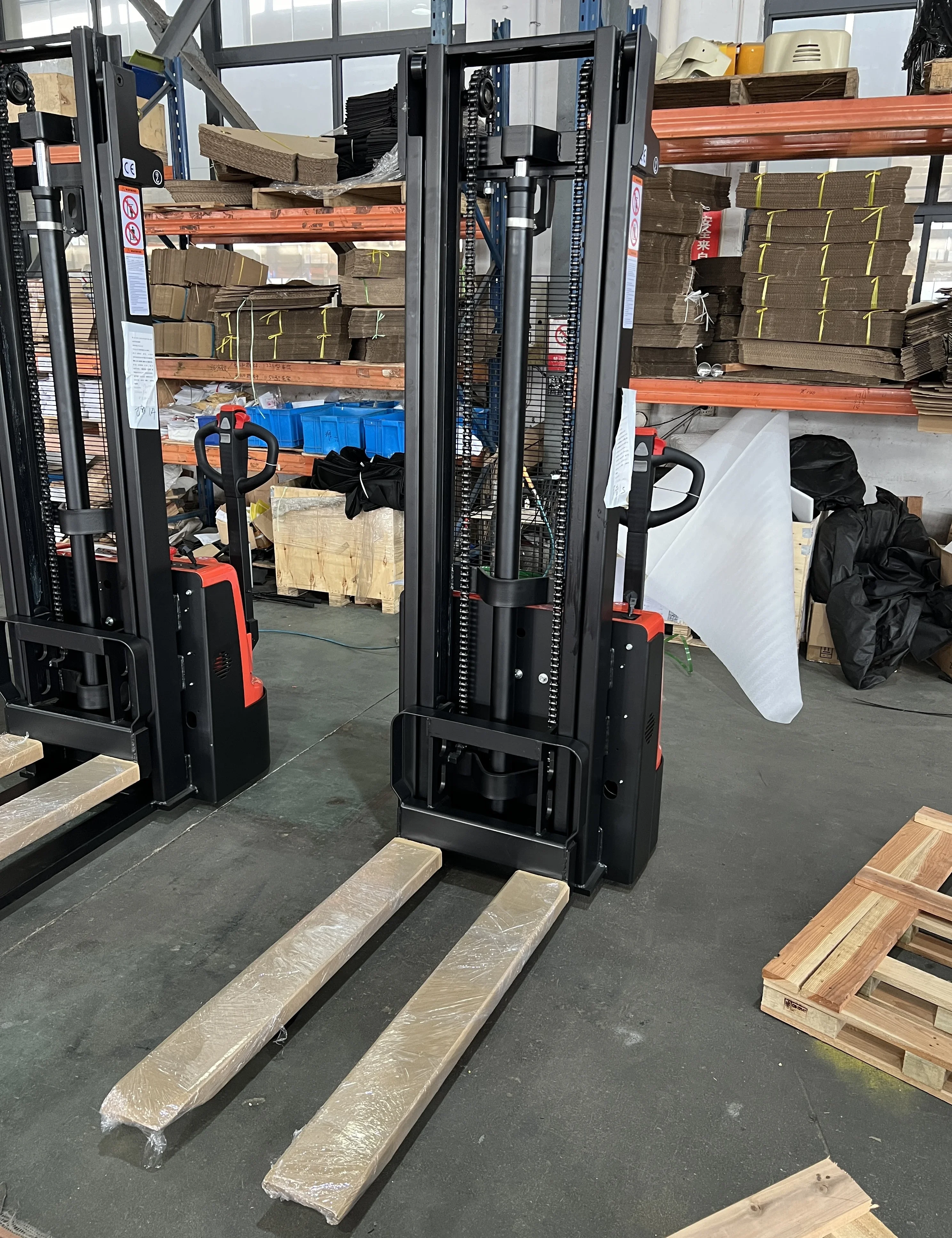 รถยกไฟฟ้าแบบเดินตาม Heli 2M 3.5M สำหรับขาย ขนาด 0.8 ตัน 1.5 ตัน แบตเตอรี่ลิเธียม สำหรับคลังสินค้า