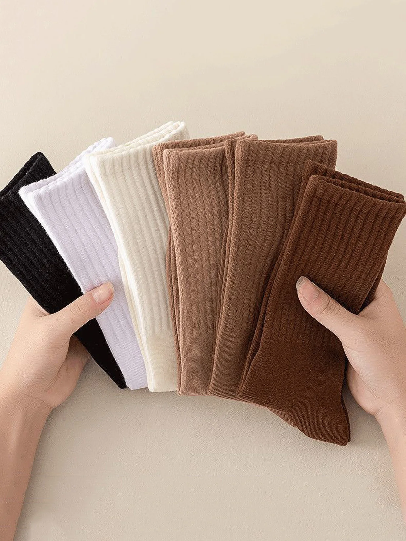 5 Pairs Unisex Striped Crew Socks Casual Athletic Aesthetic Neutral Socks for Daily Life, Outdoor Sports Applicable All Seasons