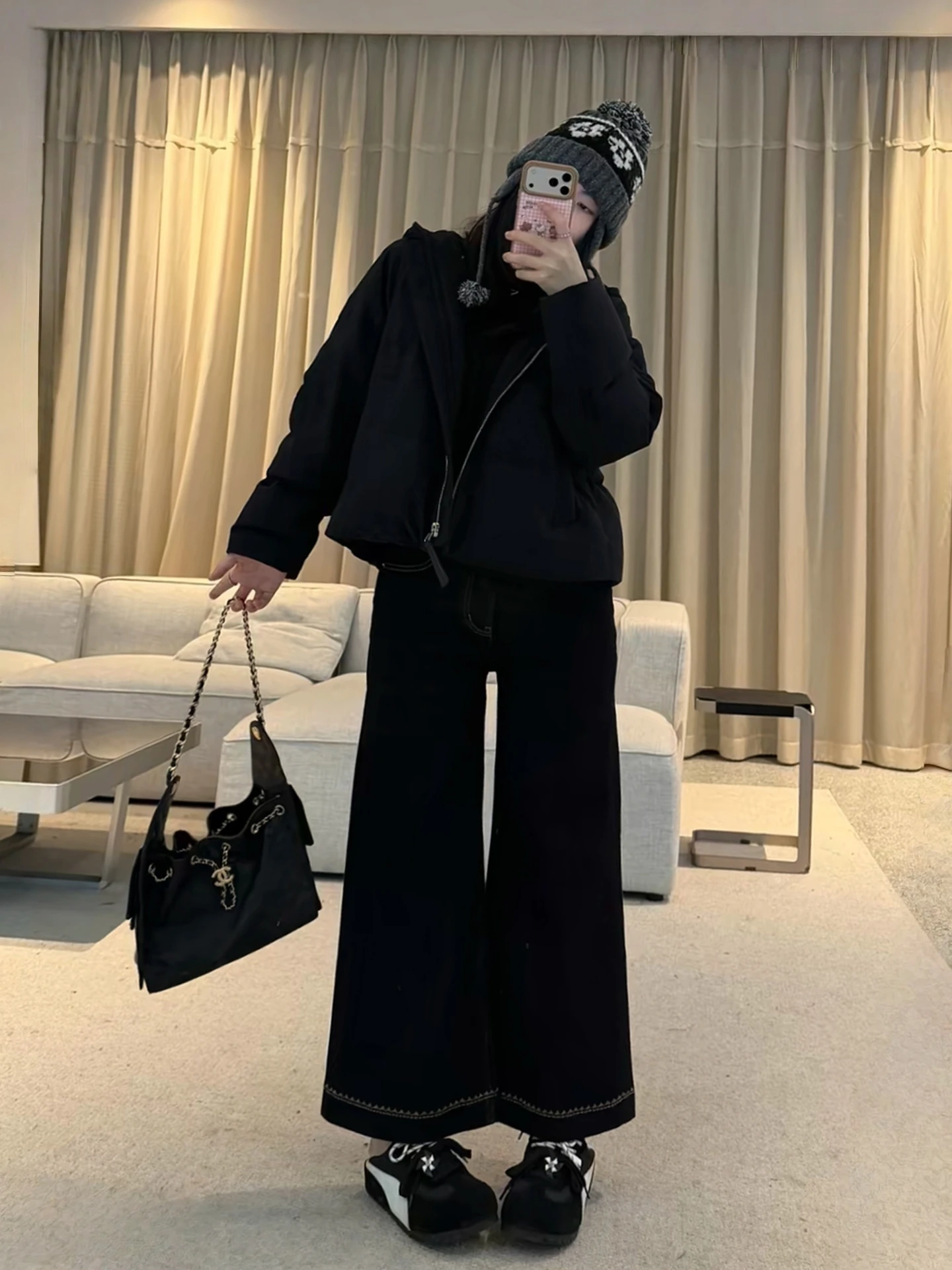 

Теплая, красивая, белая пуховая куртка с капюшоном, свободного кроя, на молнии, повседневная, женская зимняя верхняя одежда