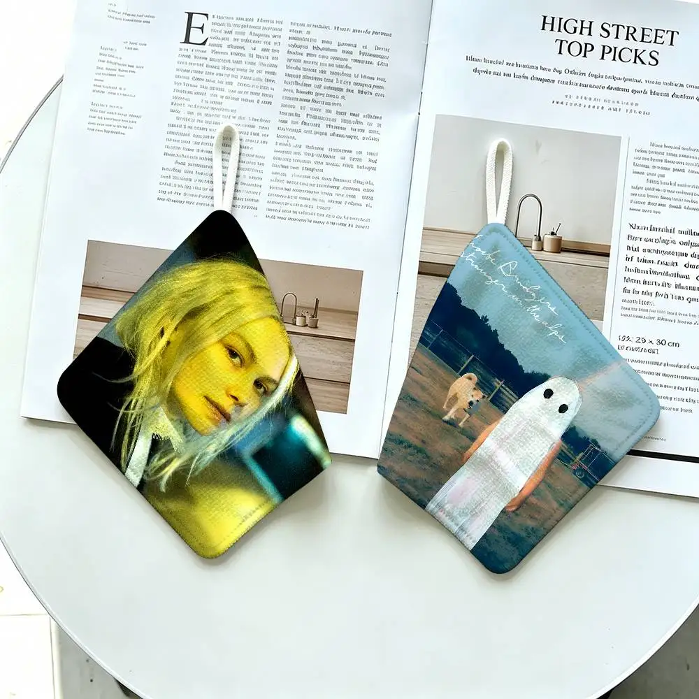 Phoebe Bridgers Music Album Polyester Cotton Hand Wiping Towel, Anti-shrink Hanging Kitchen Cloth for Household Cleaning