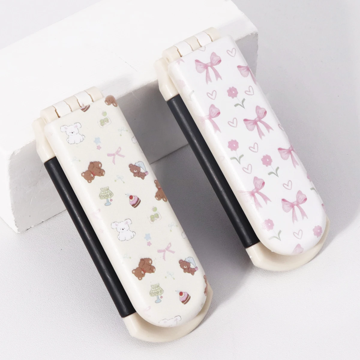 ชุดหวีพิมพ์ลาย 2 ชิ้น - มีลวดลายโบว์หรือหมี รวมถึงหวีถุงลมนิรภัยและหวีพับ พิเศษสําหรับวิกผมจริง