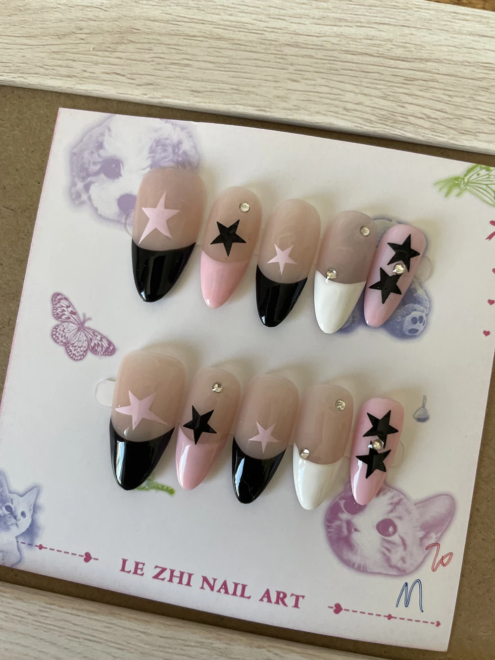 M Size Special Offer Gentle French Hand-drawn Bow Pearl Glitter Tulip Fake Nail Stars Dot Line Butterfly Handmade Nail Art view 3
