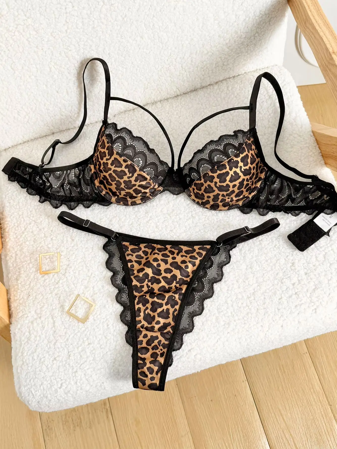 Conjunto de Lencería con Estampado de Leopardo Salvaje, Sujetador con Aros y Encaje Festoneado con Tirantes y Aberturas, 2 Piezas, Atuendo Íntimo para Citas Románticas