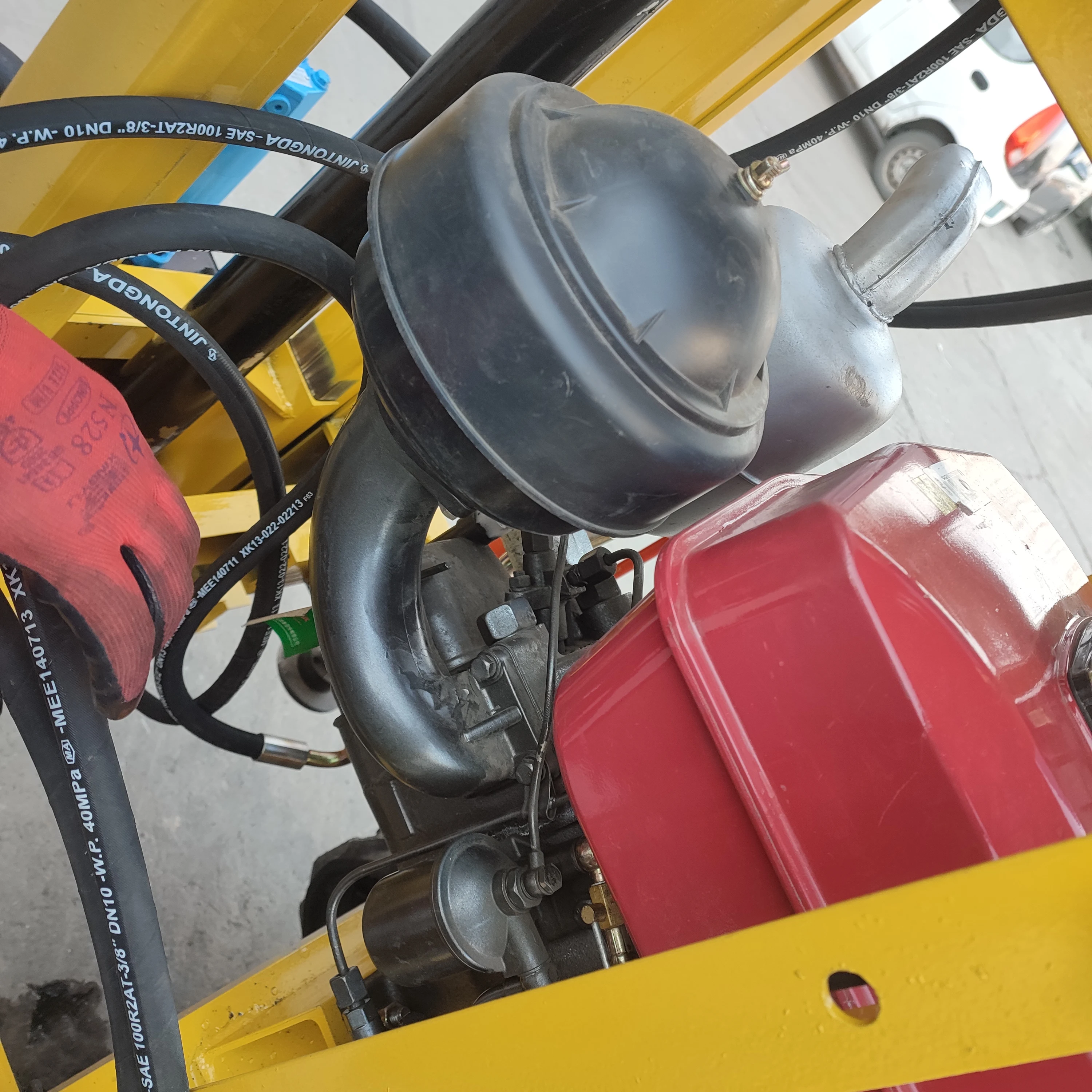 簡単操作 200m掘削 新型ポンプモーターギアベアリングコア カスタムメイド 22馬力 EPA認証 農業用水井戸掘削リグ