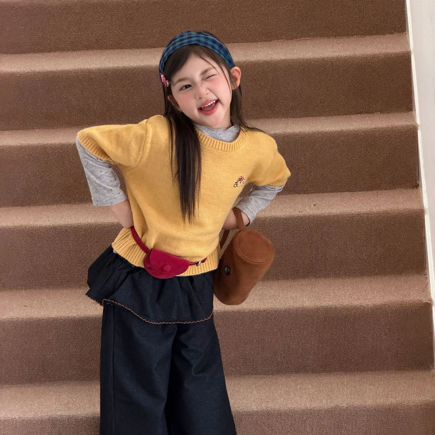 Children's Clothing 2026 Autumn New Sweater Base Sweater Children's Loose Pullover Top Half Sleeve Embroidered Knit Sweater