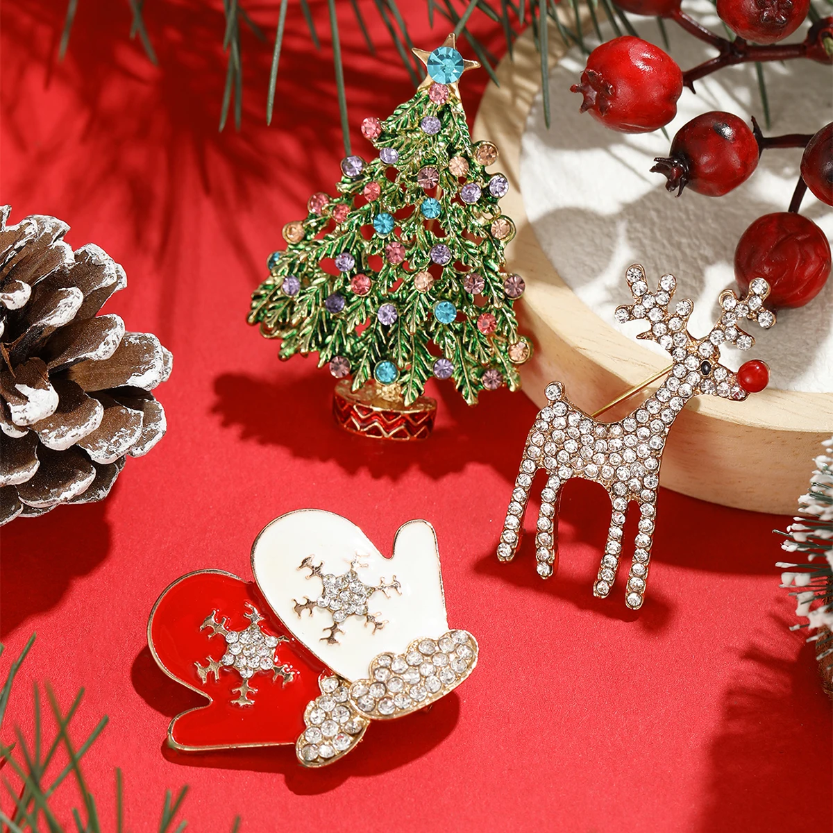 Fashionable Rhinestone Drip Oil Alloy Christmas Series Brooch Reindeer Gloves Small Tree Unisex Holiday Gifts