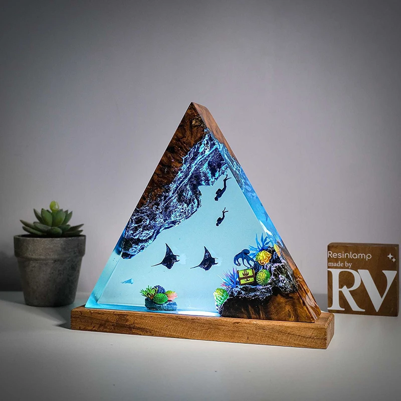 

Ocean Resin Lamp Seabed Landscape Table Light Creactive Art Decoration Lamp Underwater Treasures Night Light USB Charge
