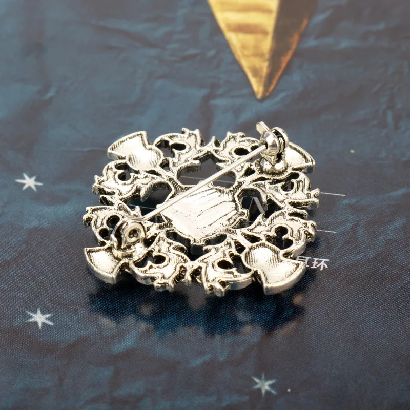 Viking Outlander Brooch Scotland National Flower Thistle Scottish Irish Lapel Pin Hollow Button Unisex Clothes Gifts