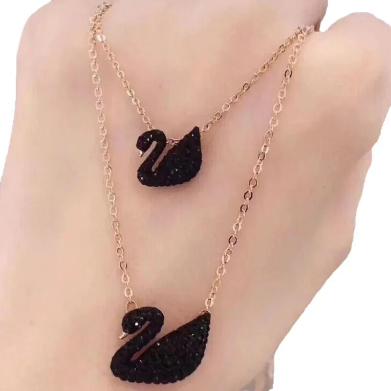 Colar de Cisne para Mulheres, com Design em Degradê, Elemento de Coração Batendo de Cisne Branco e Corrente de Clavícula
