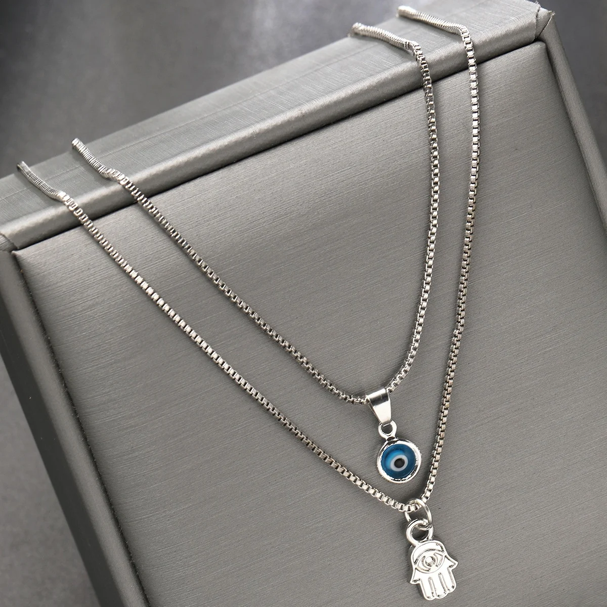 الحد الأدنى طبقة مزدوجة التركية الشر الأزرق عيون اليد قلادة القلائد جولة شيطان العين المختنق للنساء الرجال محظوظ مجوهرات الحفلات