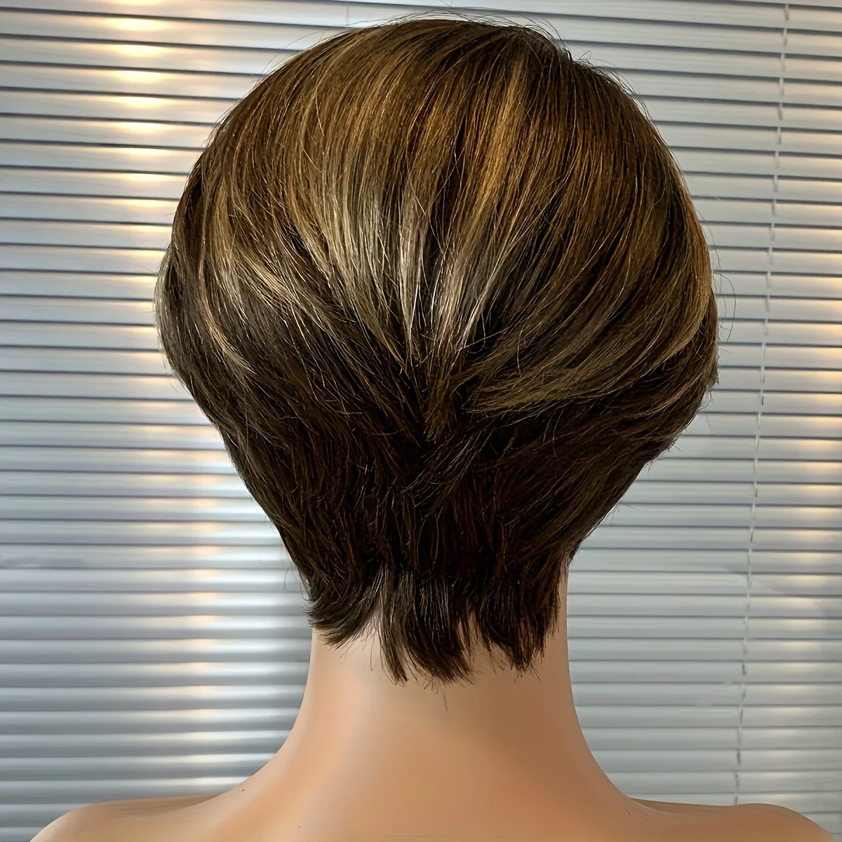 ピクシーカットストレート人毛ウィッグ レディース P4/27 カラー フルマシンメイド ショートレイヤードストレートウィッグ 前髪付き 6インチ