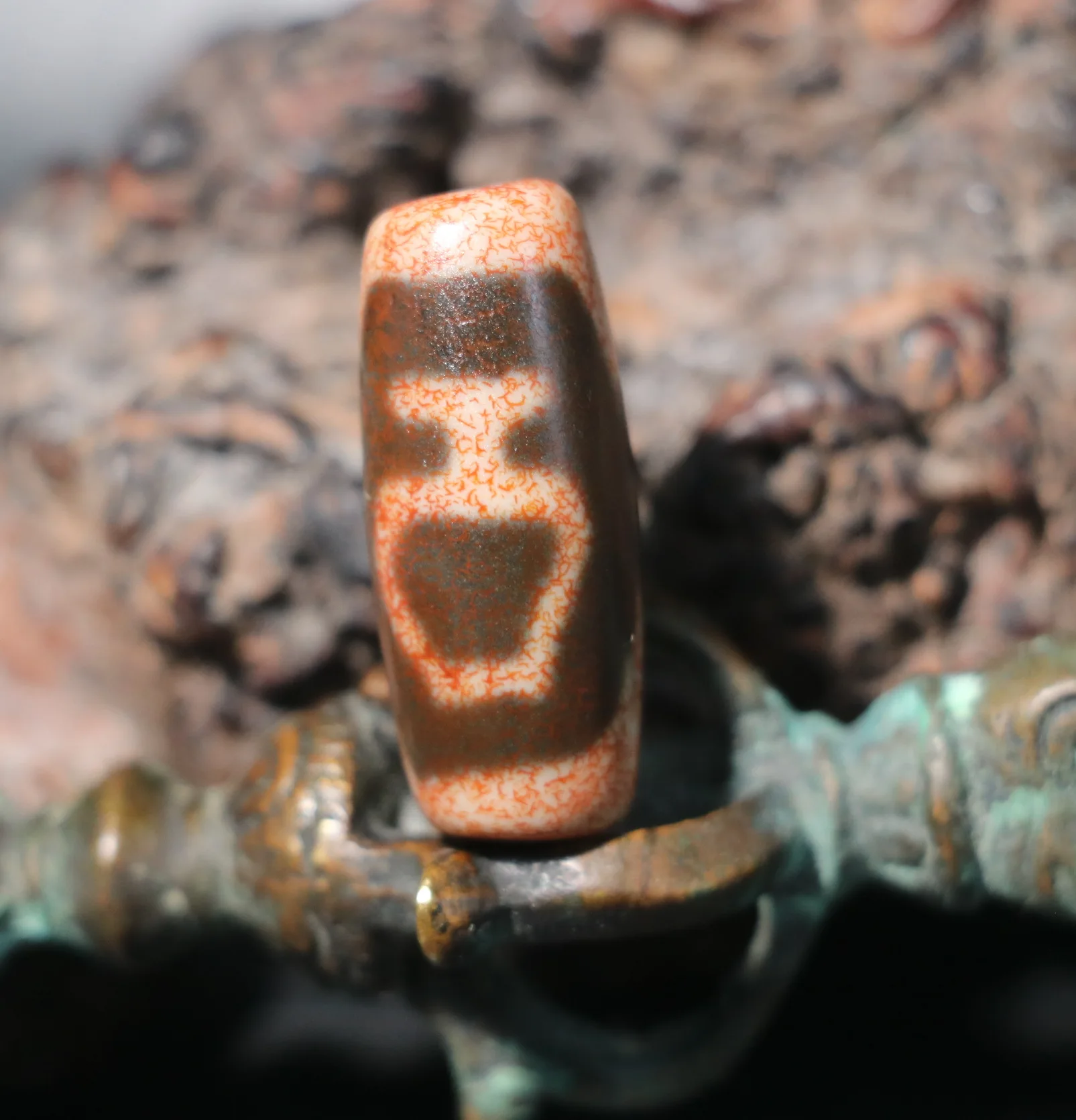 

No.210126N14 Magic Power Tibetan Old Agate Oily Patina Treasure Bottle Tiger Tooth dZi Bead Fit For Making Bracelet Good Saurces