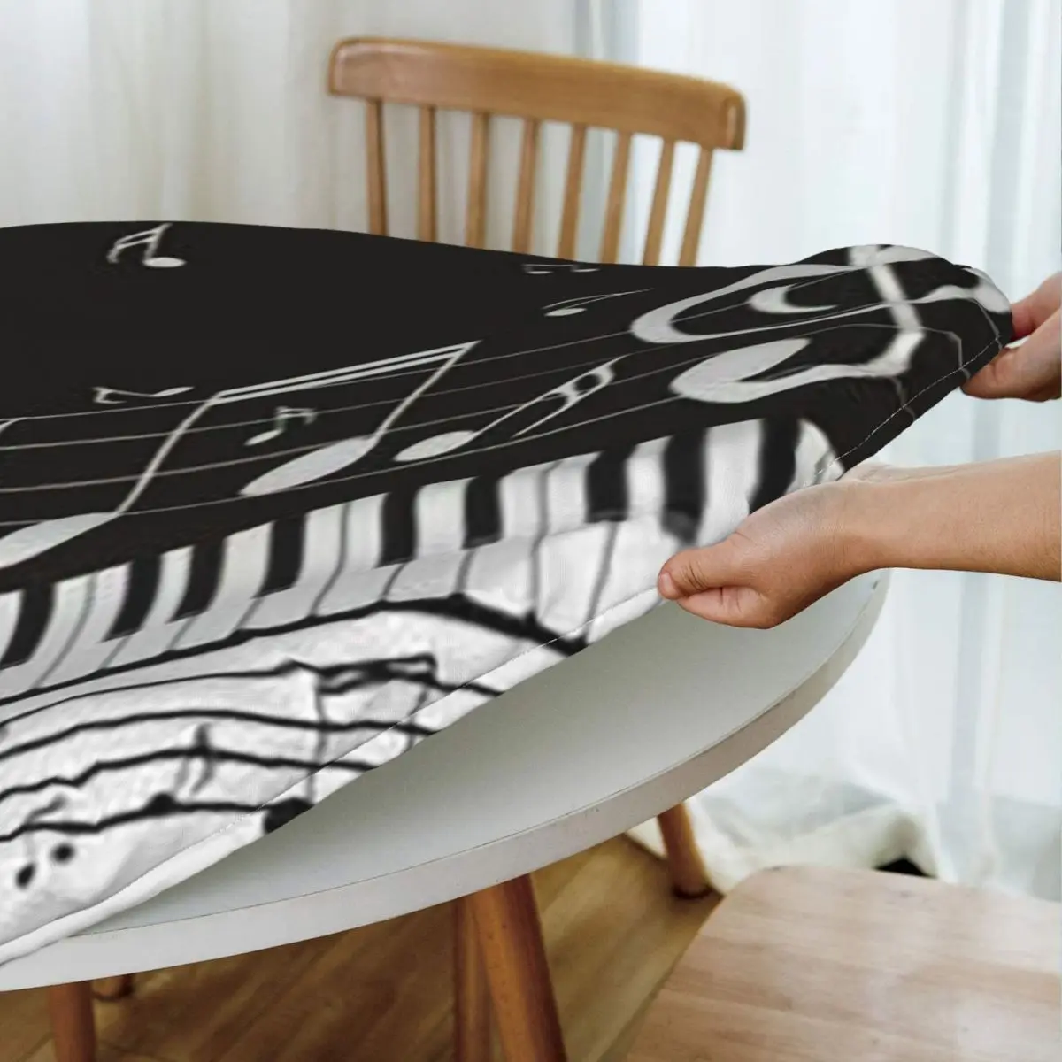 Golden Musical Notes Piano Keyboard Waterproof Round Tablecloth Oilproof Table Cloth for Kitchen Events Dining Table Cover