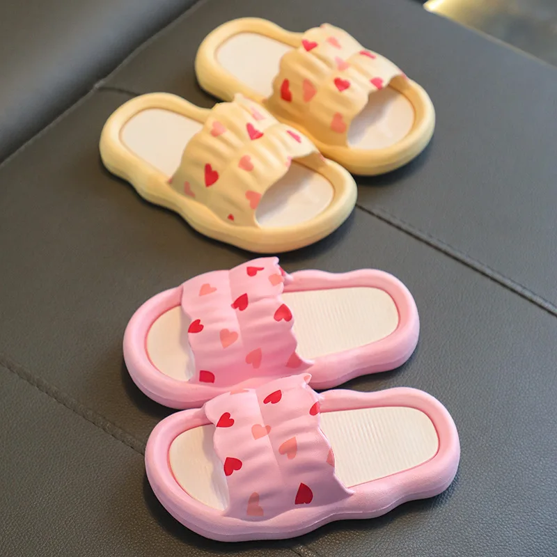 Kids Slippers Summer Anti Slip Indoor Home Slippers Love EVA Girls Shoes Cute Princess Beach Shoes Soft Sole Bathroom Slides 슬리퍼