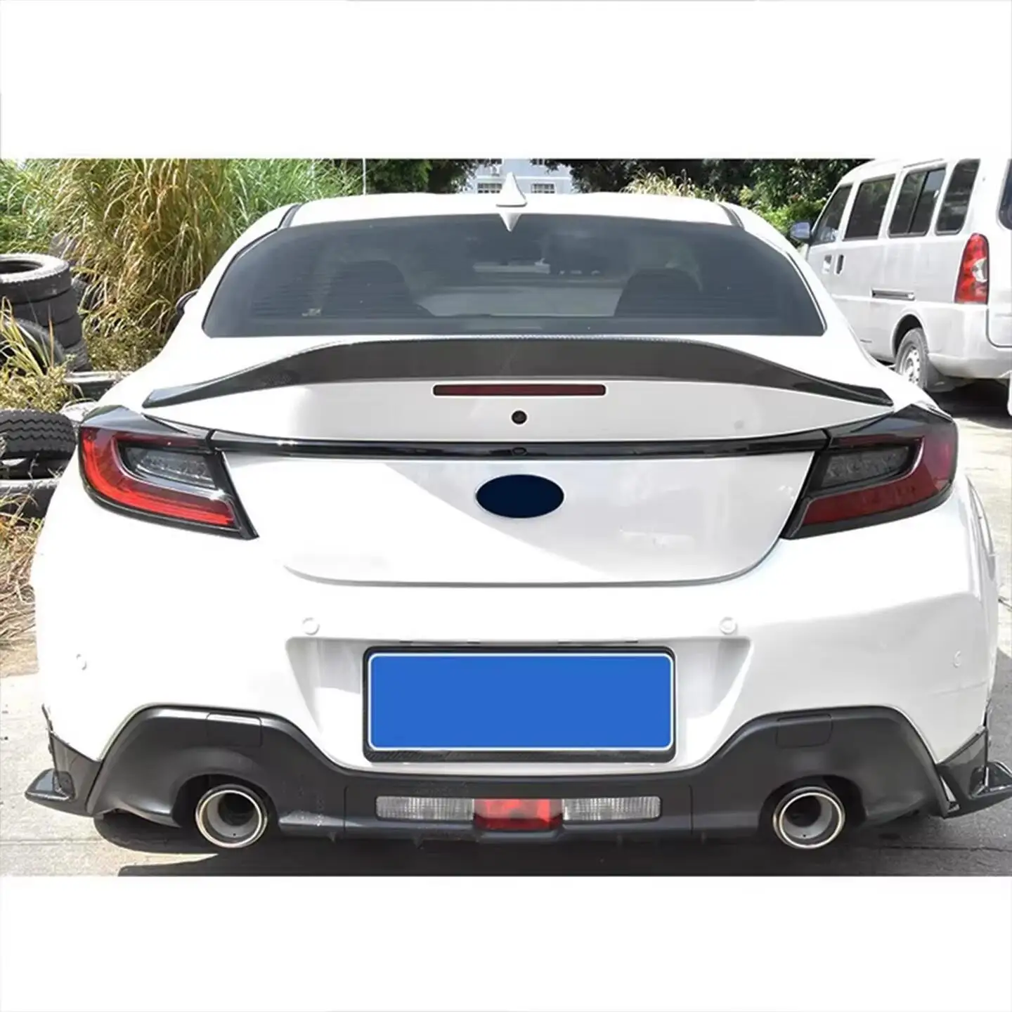 High-quality carbon fiber car trunk spoiler and rear lip diffuser wing suitable for the 2022 Subaru BRZ and Toyota GR86