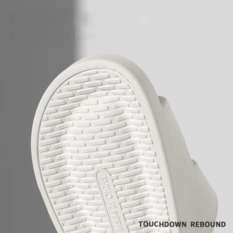 Men's High-End Slippers with a Soft, Comfortable Feel, Suitable for Summer Home Use, Non-Slip Outdoor Thick-Soled Casual Lightweight Summer Slippers for Men