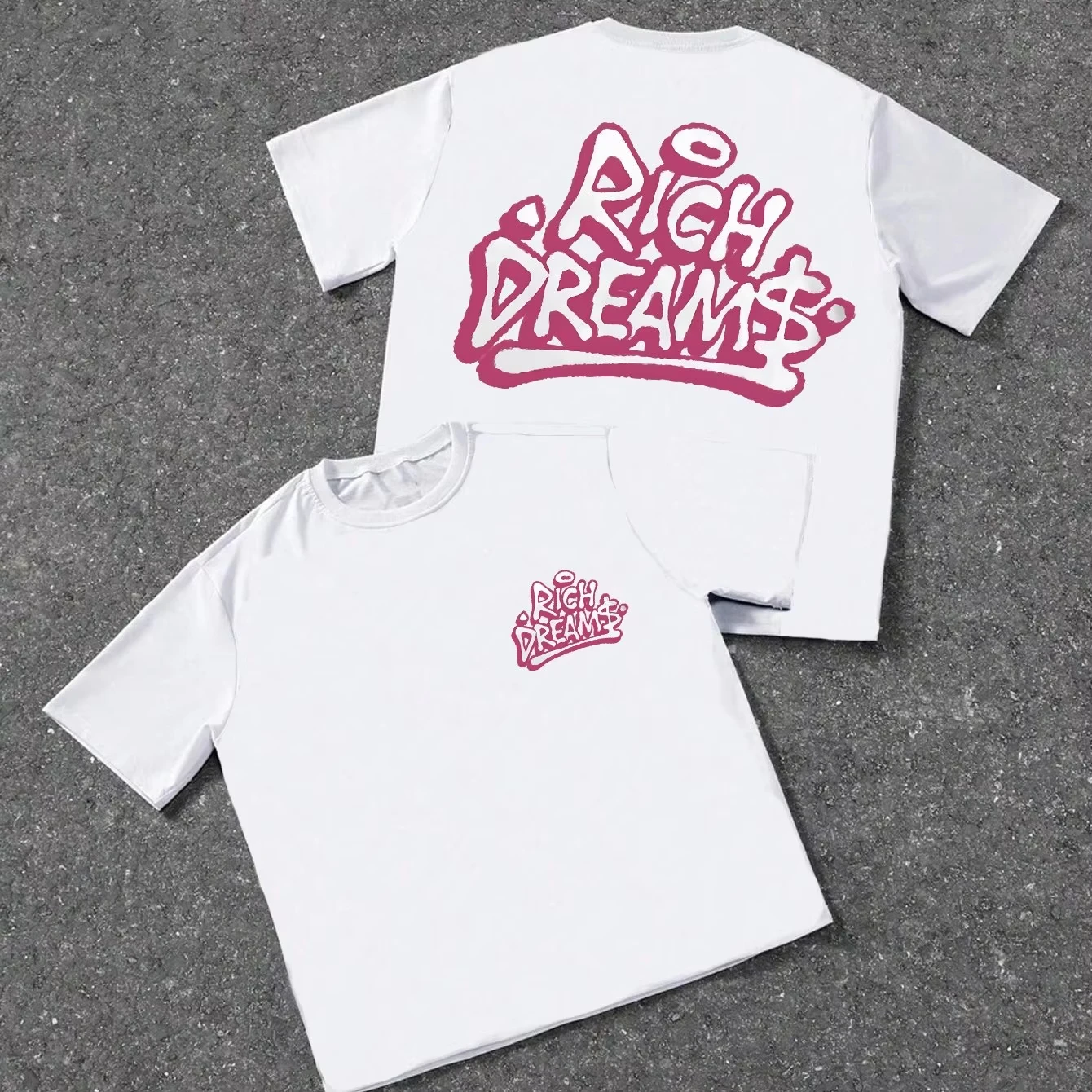 Camiseta Oversized com Estampa de Texto 'Rich Dreams' Graffiti Verão 2026, Camiseta Casual Rosa de Manga Curta Estilo Streetwear para Homens e Mulhere