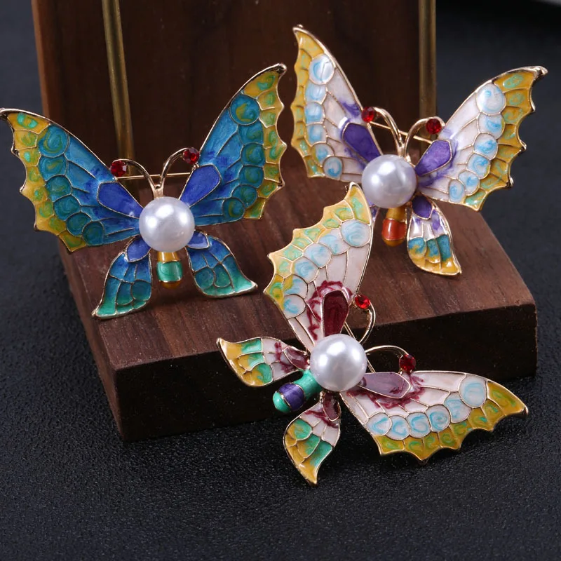 Fashion Creative Colorful Butterfly Pearl Brooch Multi-color Can Be Selected For Women's Clothing Accessories