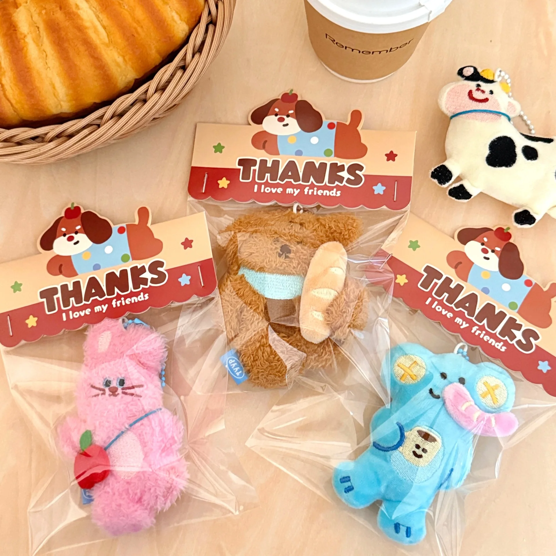 พวงกุญแจตุ๊กตาการ์ตูนน่ารัก ของตกแต่งกระเป๋าเป้สะพายหลังสำหรับเด็กผู้หญิง ของขวัญ