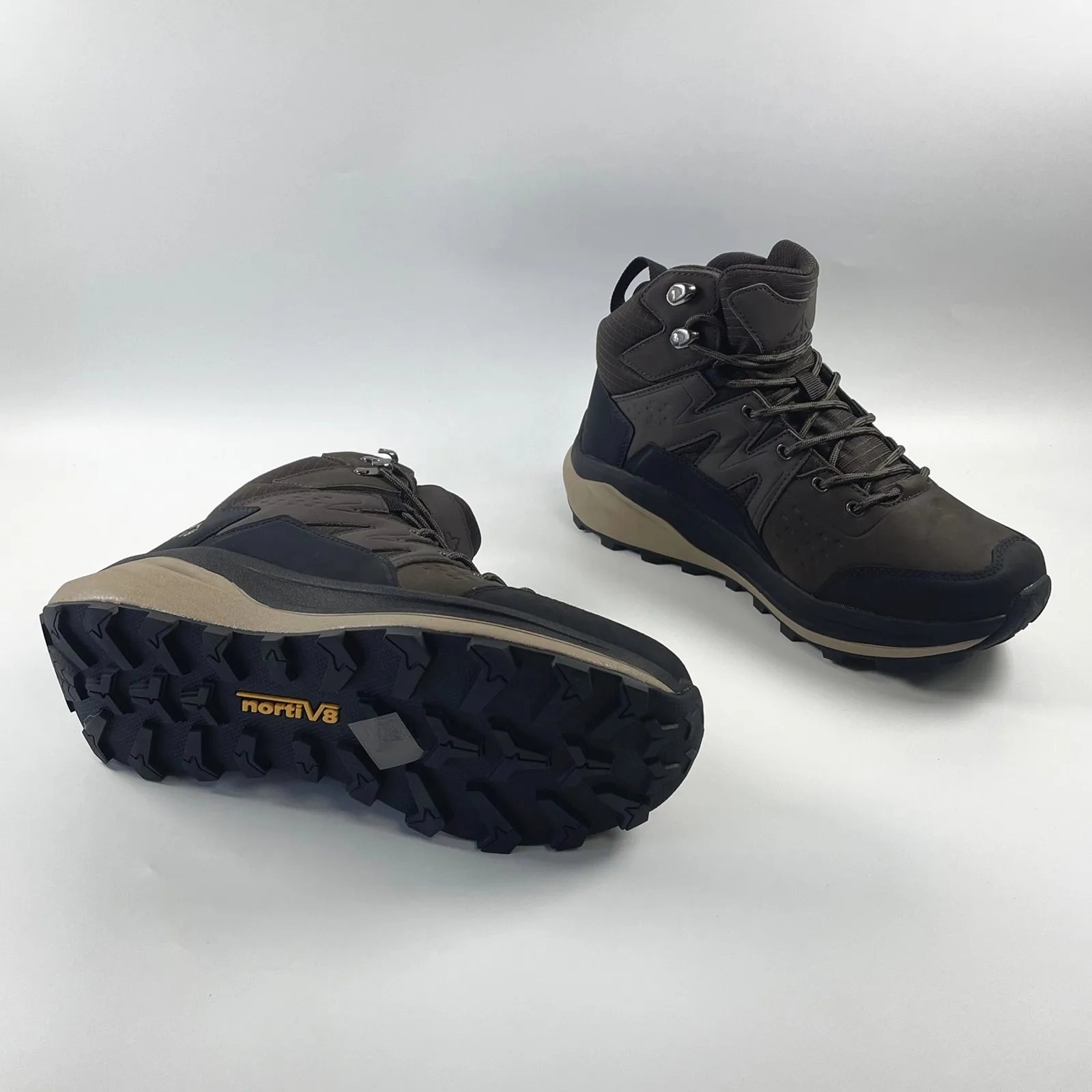 

Самые продаваемые походные ботинки унисекс. Классические прочные мужские походные ботинки. Нескользящий дизайн премиум-класса. Икceptional Traction.