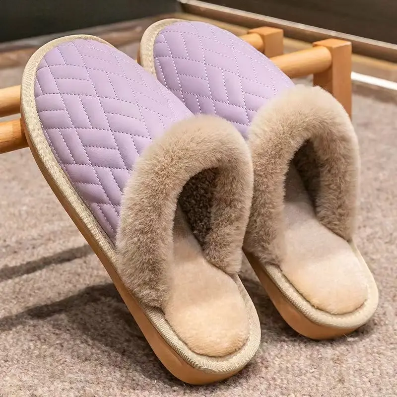

Женские тапочки из искусственной кожи с хлопковой подкладкой, зимние, новые, с мягкой подошвой, нескользящие, водонепроницаемые, плюшевые, теплые, домашние тапочки, пушистые тапочки