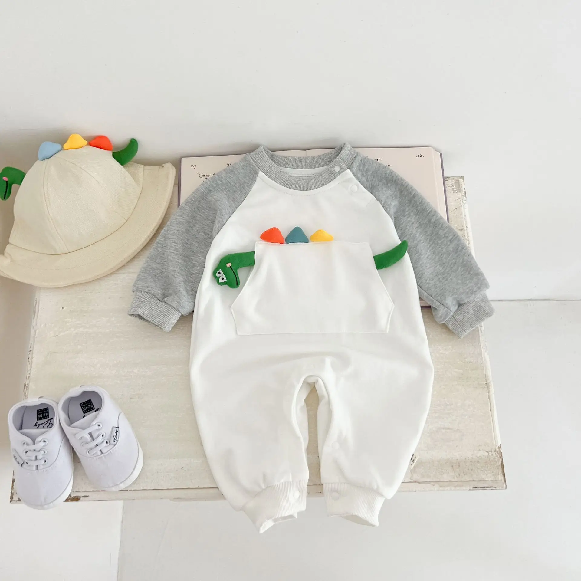 Autumn Ins Baby Boys Jumpsuit Cotton Patchwork Sleeve Cartoon Dinosaurs Pocket Infant Boys Bodysuit Toddler Boys Rompers