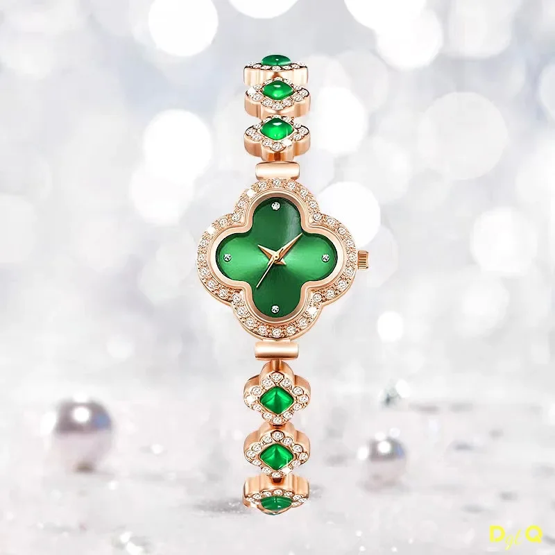 2025 นาฬิกาสร้อยข้อมือ Clover ใหม่พร้อมควอตซ์และฝังเพชร นาฬิกาผู้หญิงทันสมัย