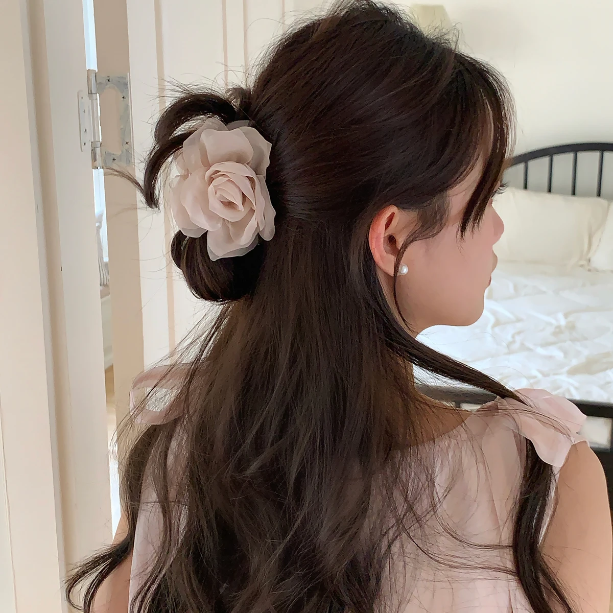 

Pink Mesh Rose Flower Hair Claw Clip Elegant Women Hair Clips Barrettes Grab Clip Hairpins Shark Clip Headwear Hair Accessories