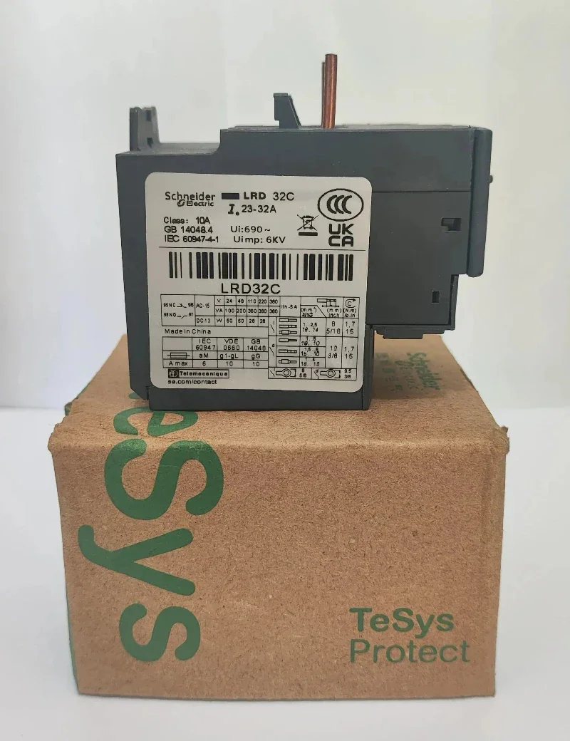 

TeSys Deca thermal overload relay, set current: 23... 32 A, trip level: 10A LRD32C LRD32