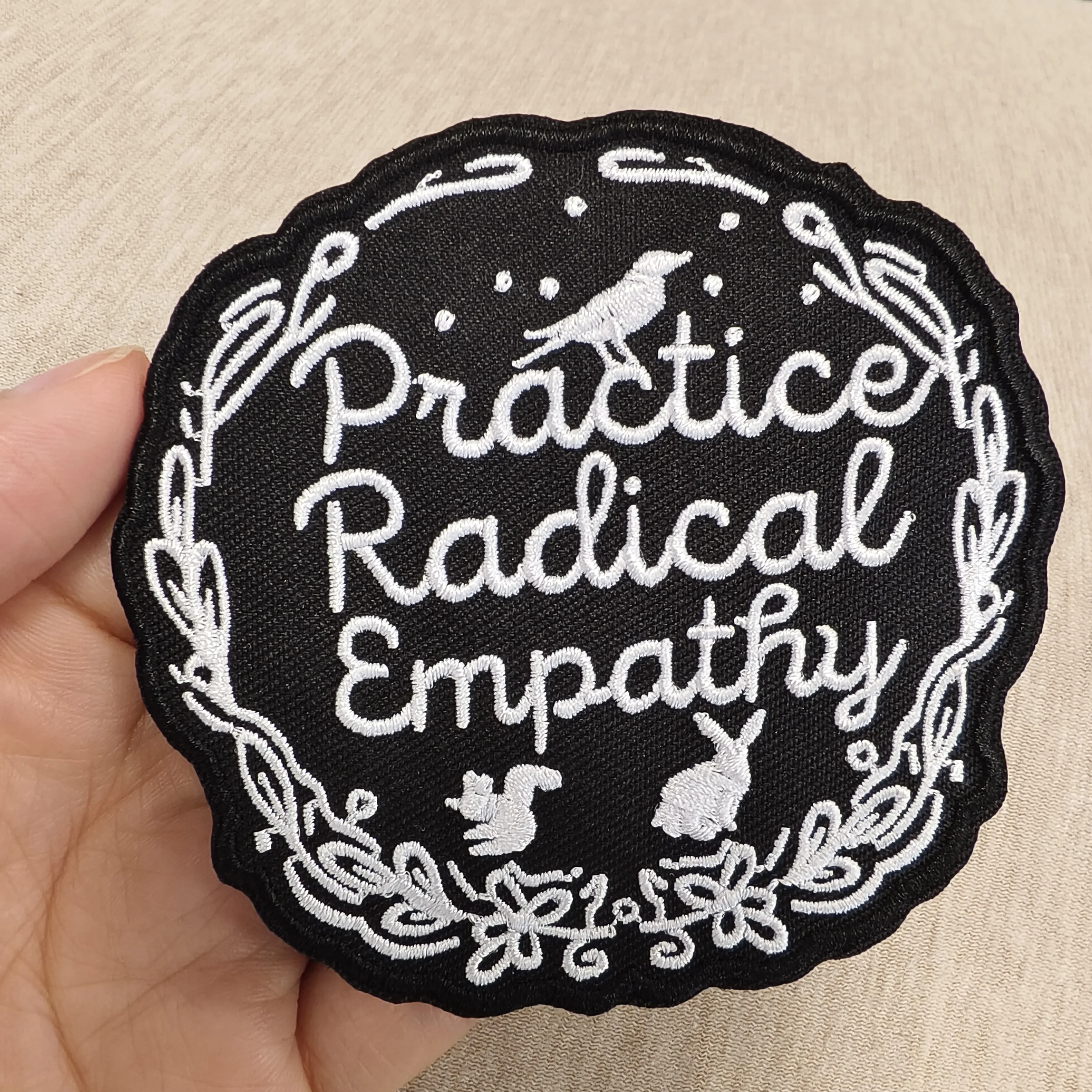 Parche bordado de práctica de empatía Radical, insignia inspiradora de moral humorística Punk para ropa, chaqueta, sombrero de camionero, regalo DIY, 1 ud.