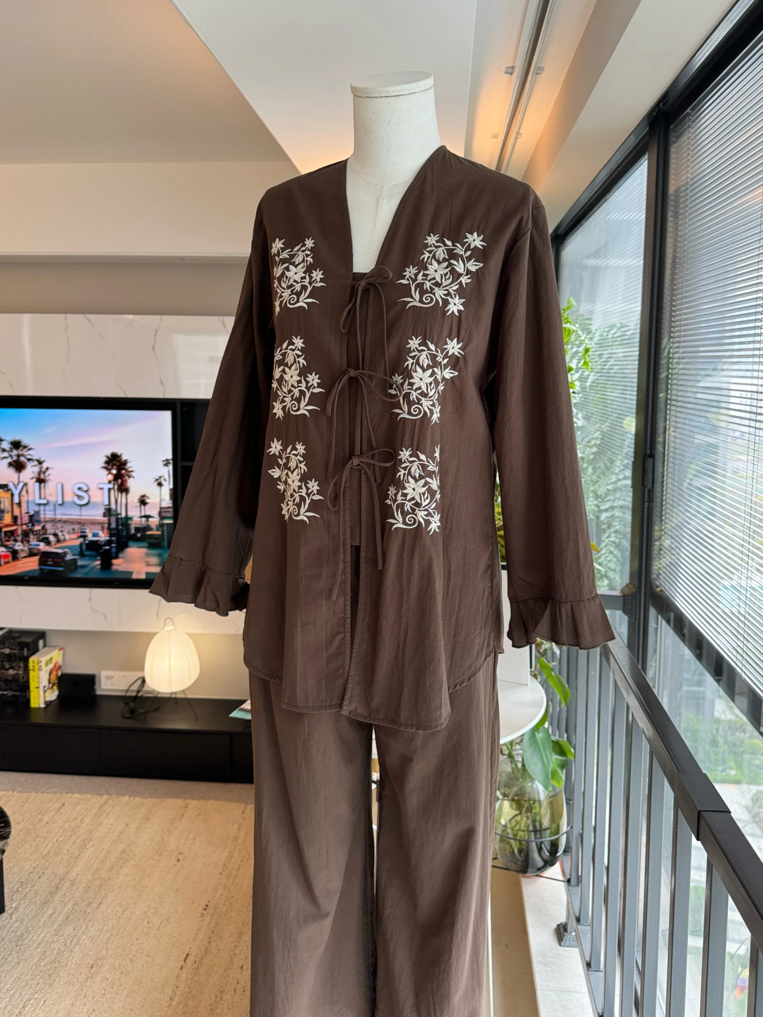 nueva-ropa-de-dormir-de-estilo-chino-para-mujer-comoda-y-casual-con-bordado-para-el-hogar-se-puede-usar-en-el-exterior-de-algodon-manga-larga-vestido-largo