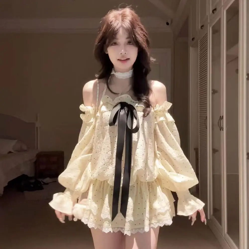 

Mist White Tea Autumn Elegant and Luxurious Big Bow One Shoulder Top Polka Dot Skirt Pants Atmosphere Set