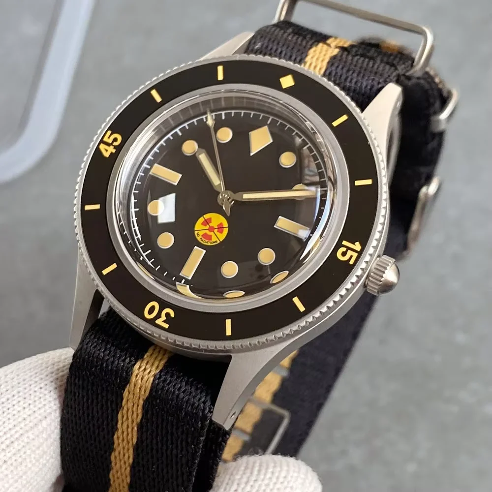 Customized 40mm NH35/PT5000 Automatic Retro Watch Clown Black Dial two-tone Nylon Strap 20BAR Diving Sandblasted Men Wristwatch