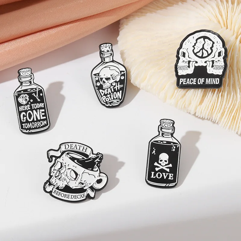 Gothic Death Skull Enamel Brooch Poison Bottle Brain Love Poison Metal Badge Punk Clothing Lapel Pins Jewelry Accessories Gift