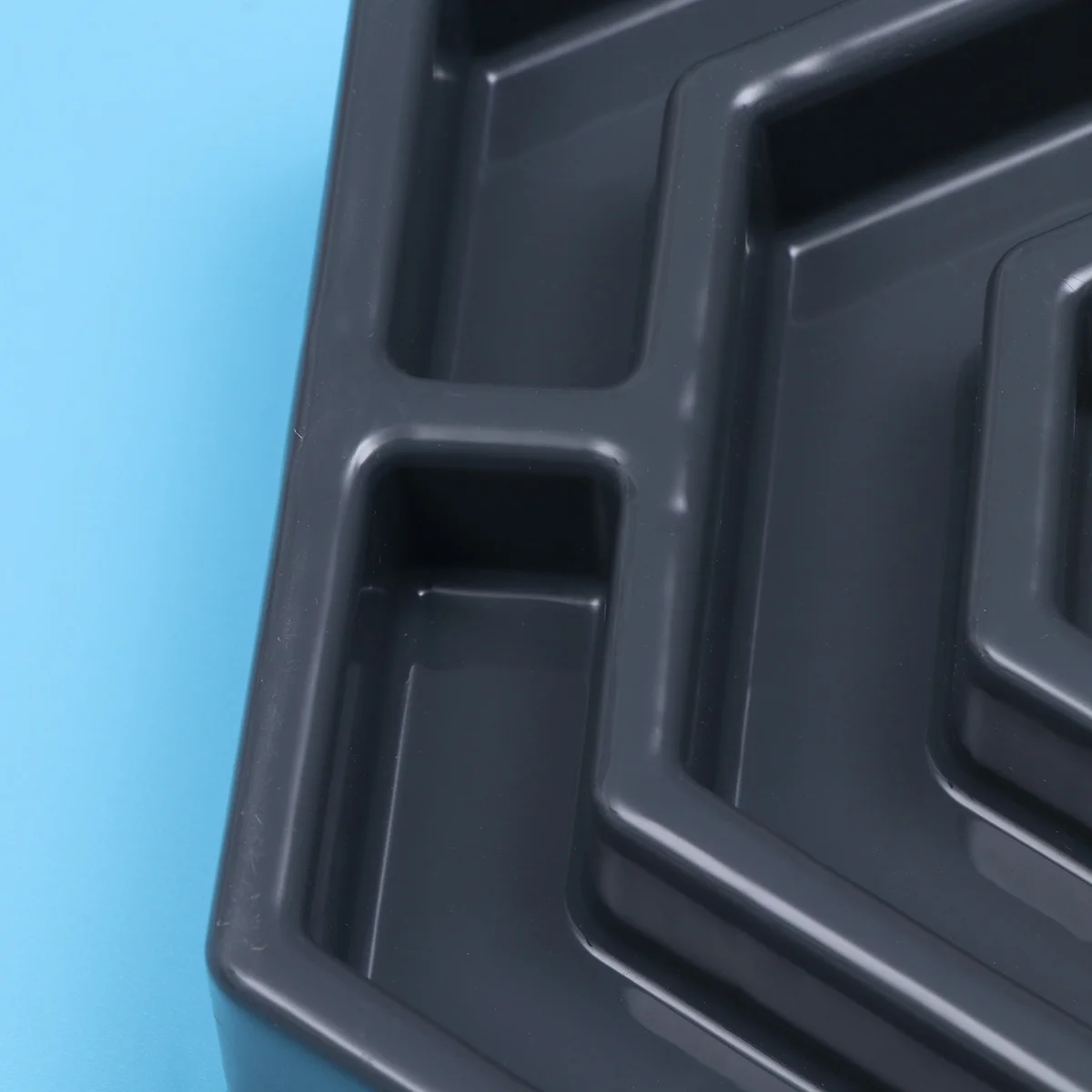 

1pc Slow Feeder Bowl Resin Pet Feed Bowl Creative Petal-Shaped Shallow Design Anti-Slip Base For Cat Dog Feeding Grey