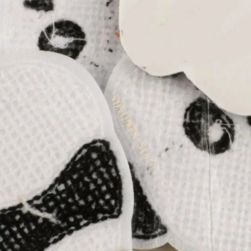 4PCS Stickerei Panda Themen -Stoffflecken Nähversorgung für Taschen Hüte und Rucksack D08E